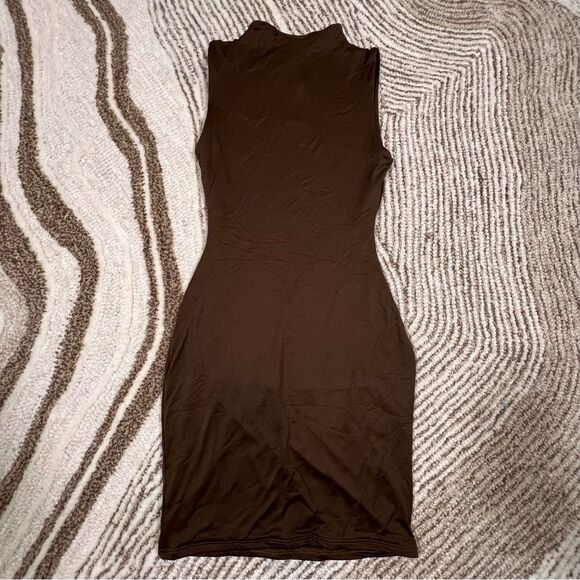 WINDSOR brown mini dress 🤎 NWT 🤎 bodycon 🤎 small - Picture 1 of 3